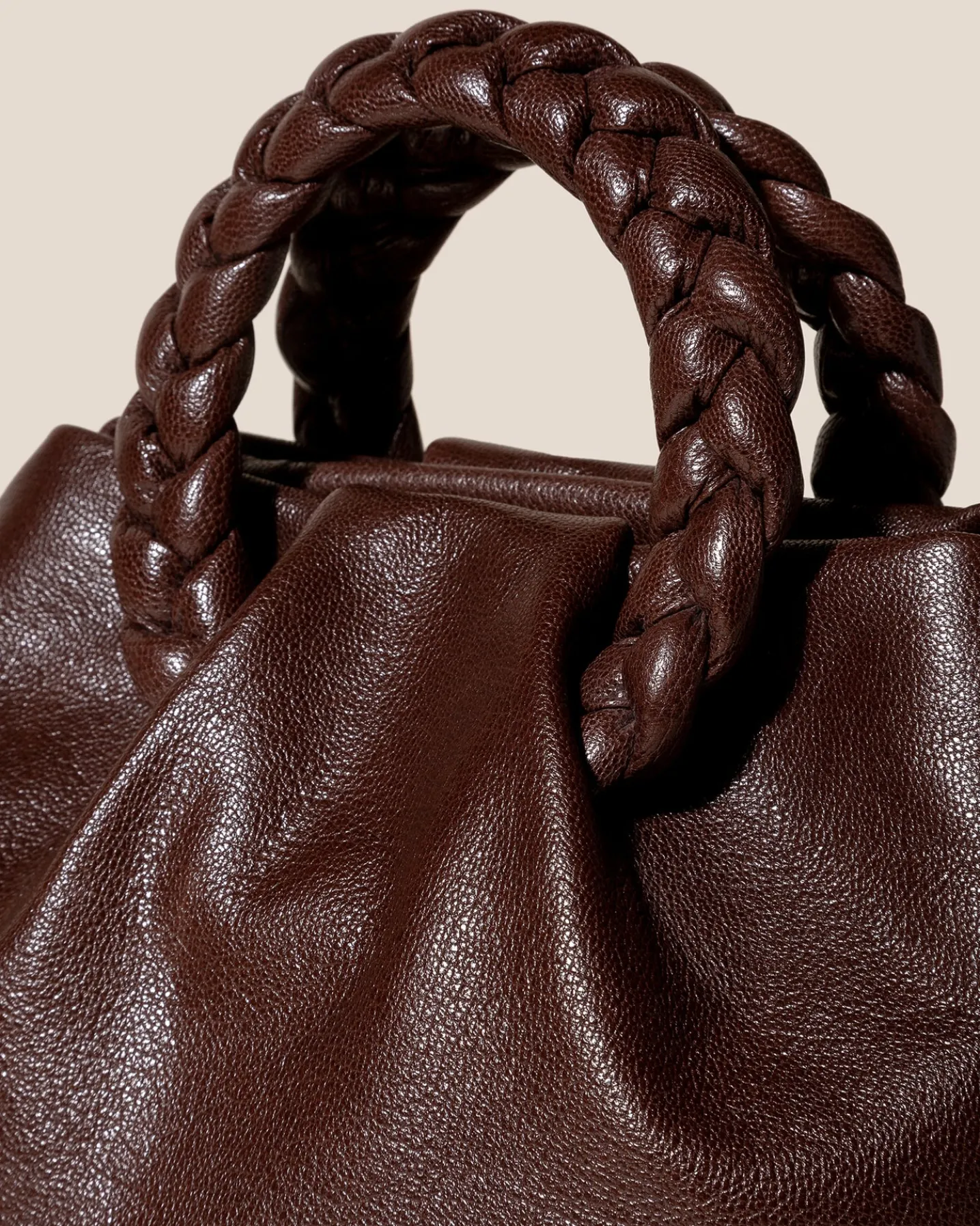 BOMBON M SUPPLE SHINY